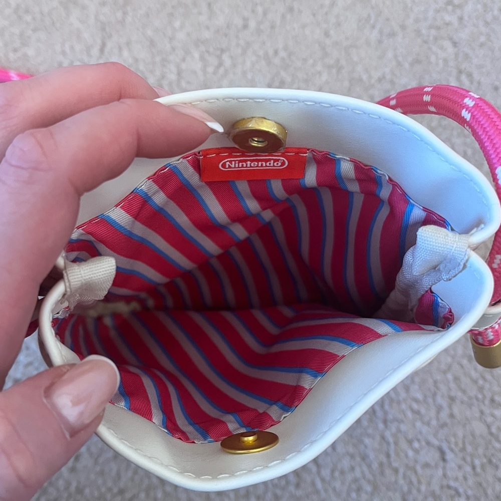 NWT 🤍 Mario/princess Peach bag🤍 - Picture 5 of 6